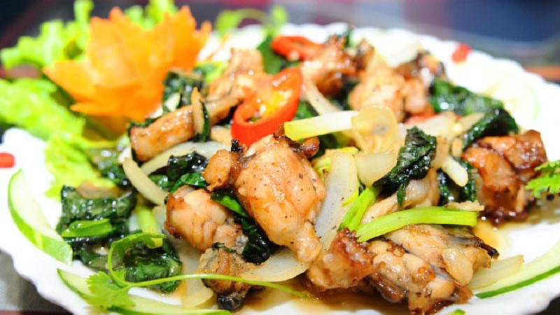 Ếch xào lá lốt